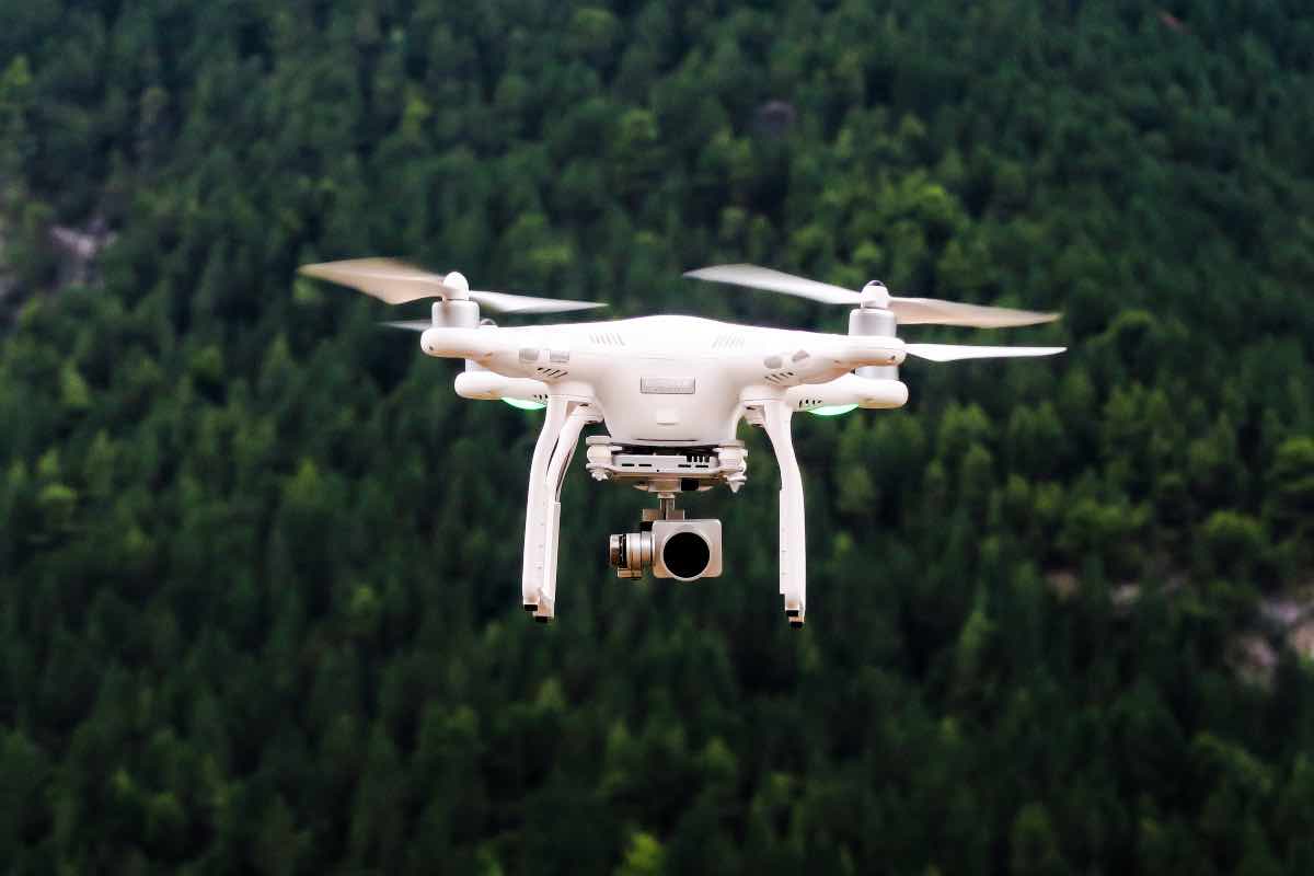 Ecco come Amazon consegnerà i pacchi ai condomini col drone