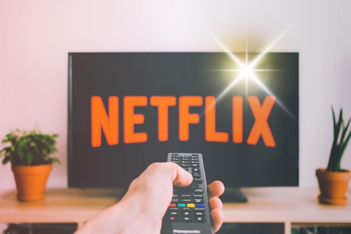 Ecco come risparmiare sull'abbonamento di Netflix