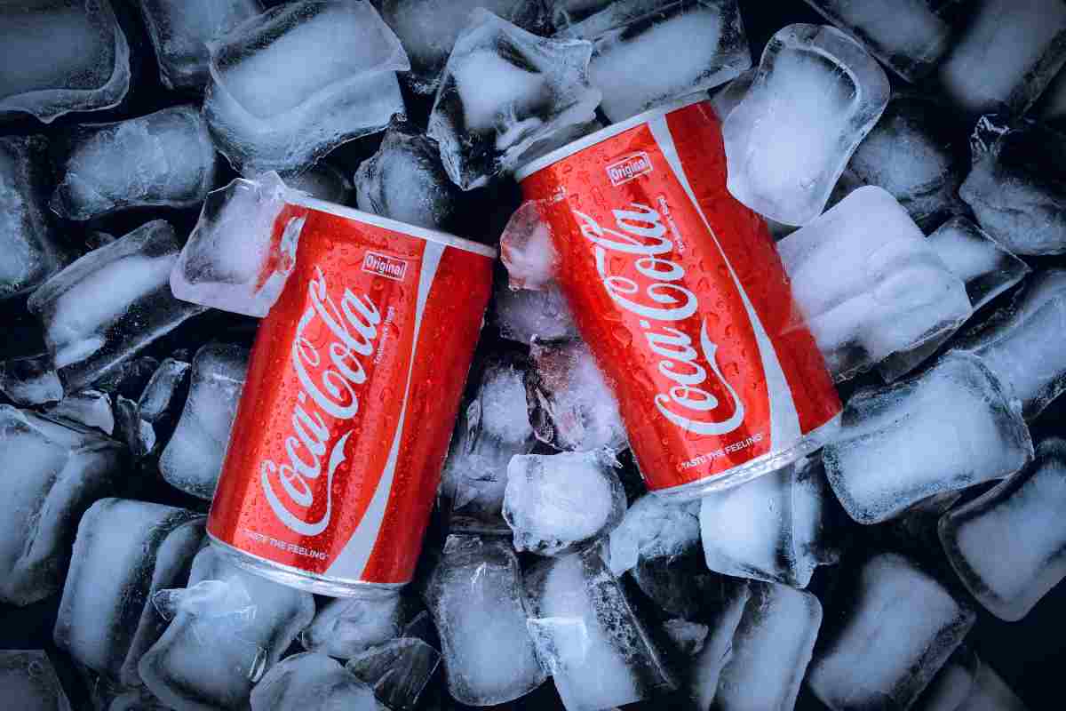 Una lattina di Coca-cola non è rossa